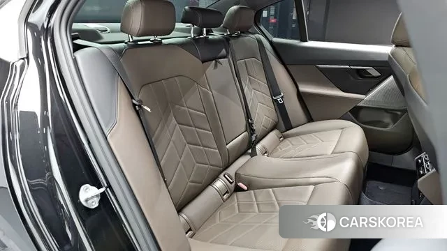 BMW 5 Series (G60) 2025 Черный из Кореи, фото 3