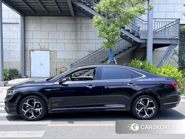 Volkswagen Passat 2022 Черный из Китая, фото 3