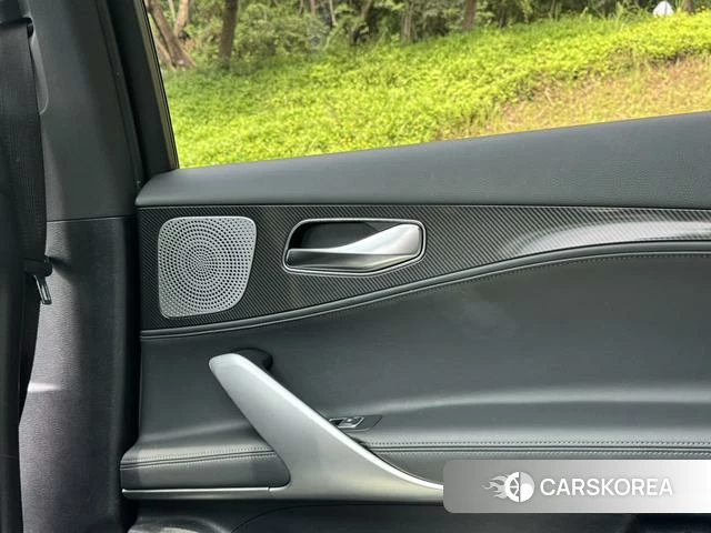 Denza X PHEV 2020 Серебристо-серый из Китая, фото 3