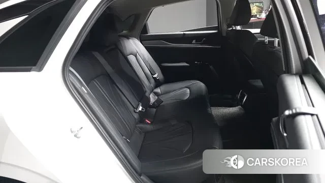 Kia The New K5 Hybrid 3rd generation 2024 Белый из Кореи, фото 3