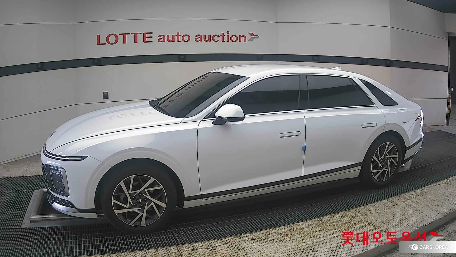 Hyundai Grandeur Hybrid 2023 Serenity White Pearl (Optional addition) из Кореи, фото 3