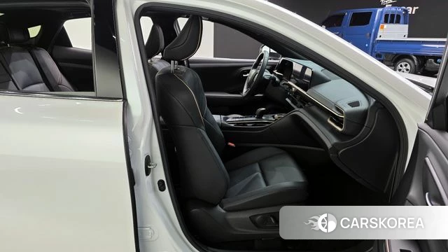 Toyota Crown Crossover 2023 Белый из Кореи, фото 3