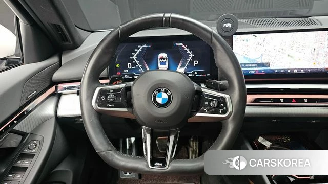 BMW 5 Series (G60) 2024 Белый из Кореи, фото 3