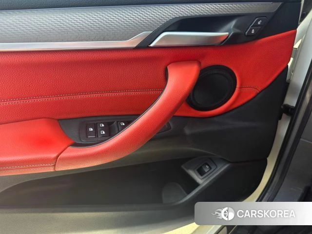 BMW X2 (F39) 2022 Белый из Кореи, фото 3