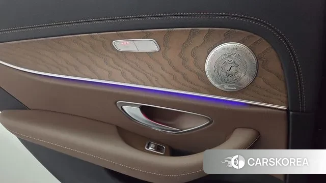 Mercedes-Benz E-Class W213 2021 Серый из Кореи, фото 3