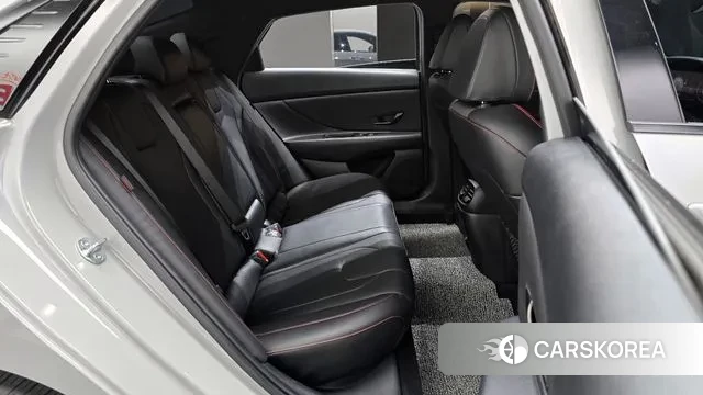 Hyundai The New Avante (CN7) 2023 Серебристо-серый из Кореи, фото 3