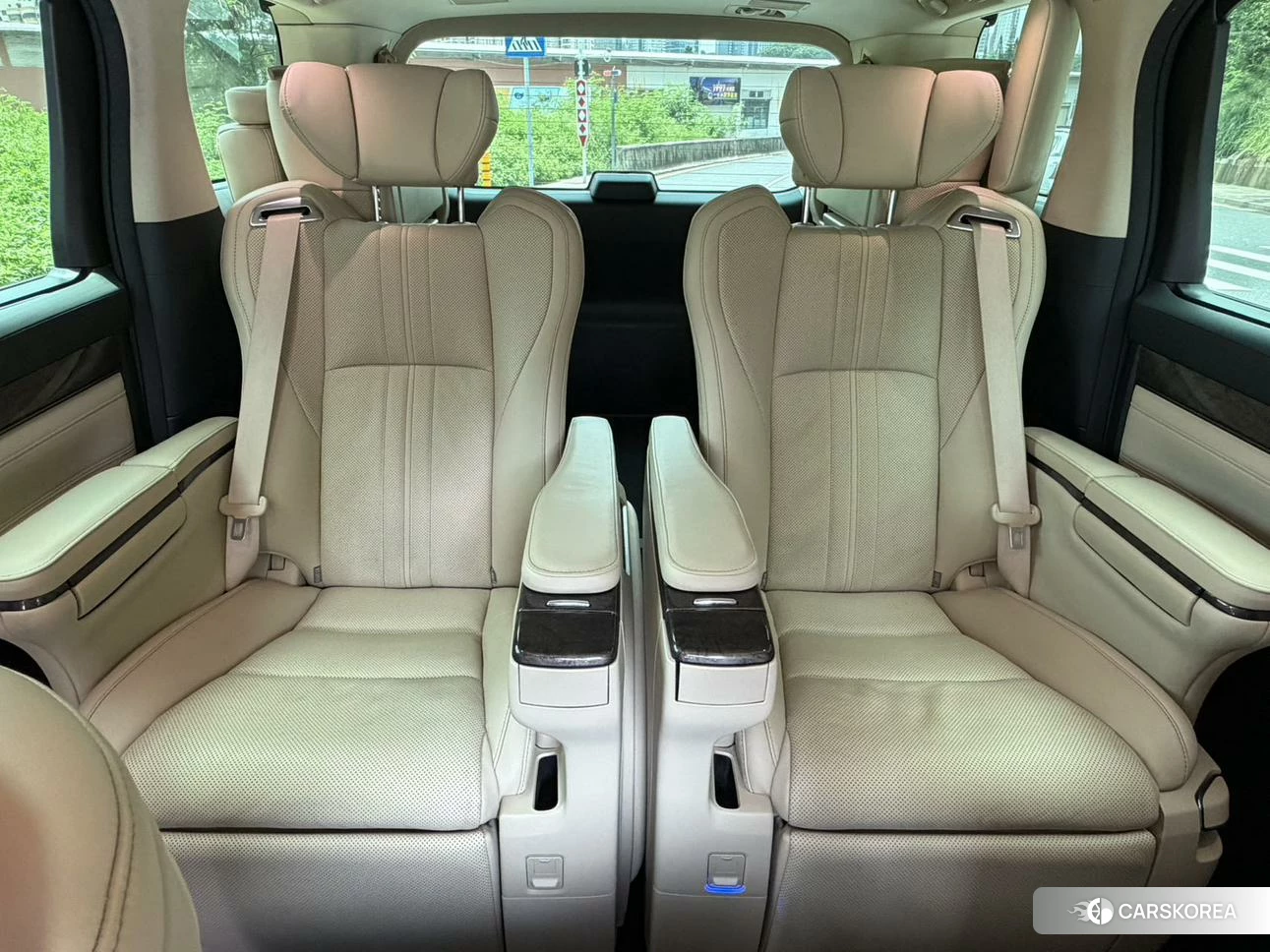 Toyota Alphard 2021 Черный из Китая, фото 3