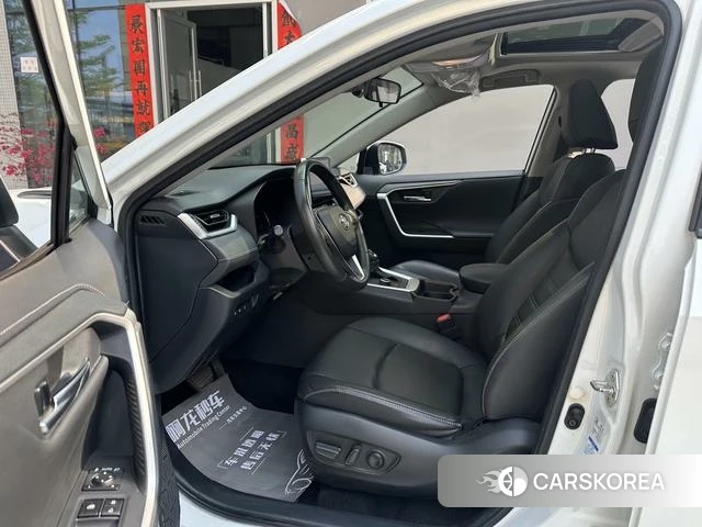 Toyota RAV4 Rongfang 2022 Белый из Китая, фото 3