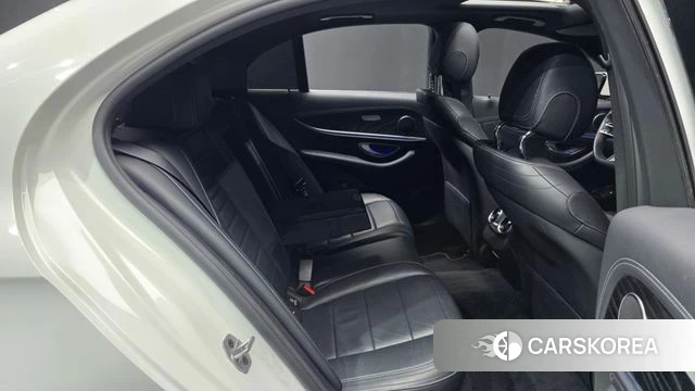 Mercedes-Benz E-Class W213 2021 Белый из Кореи, фото 3
