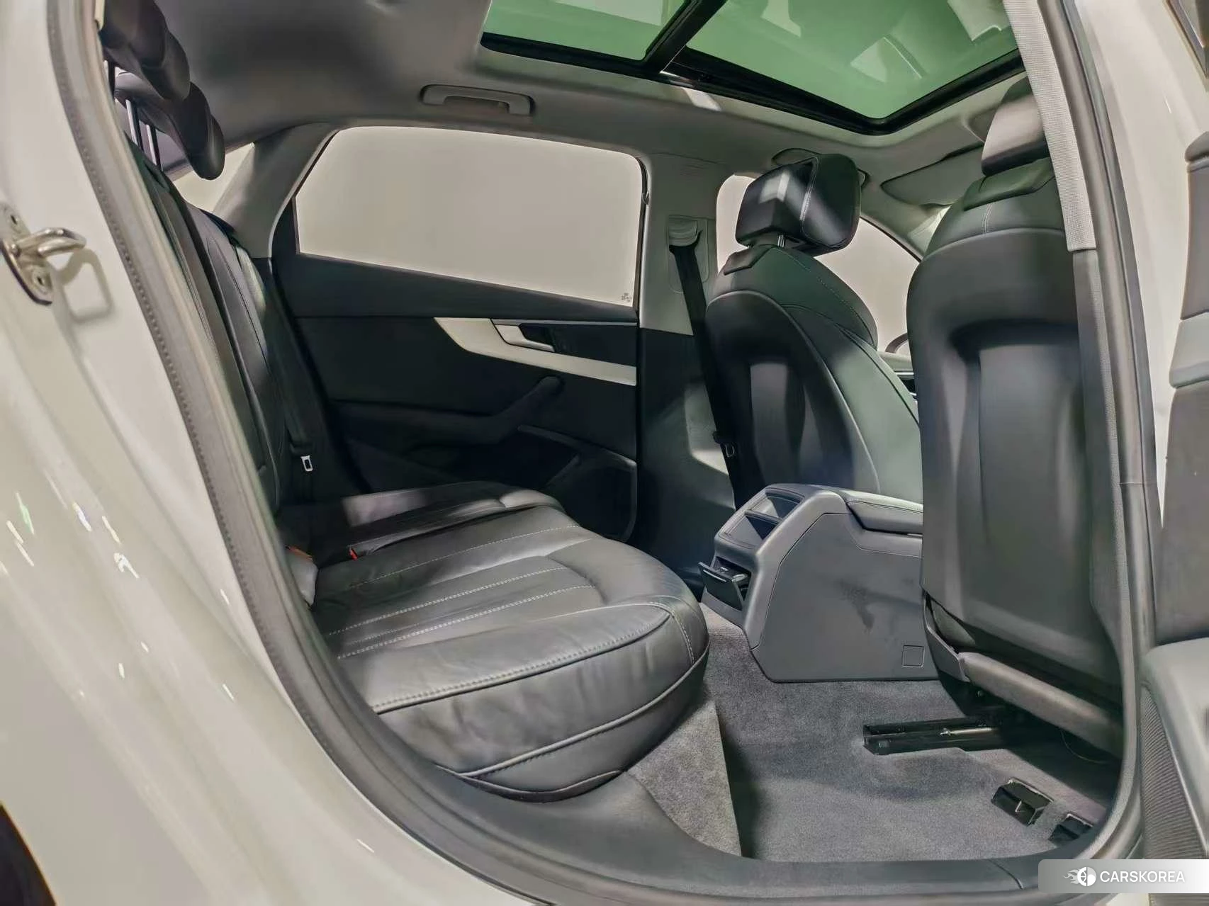 Audi A4L 2020 Белый из Китая, фото 3