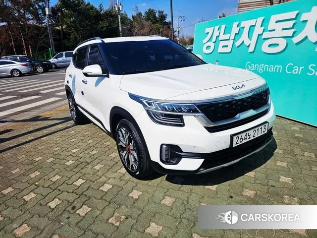 Kia Seltos 2022 Белый из Кореи, фото 3