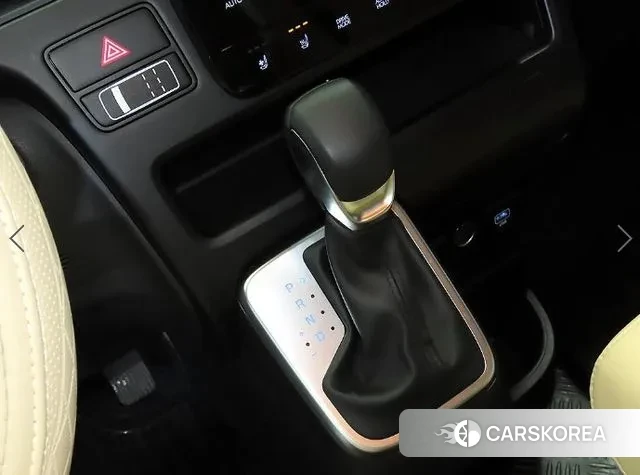 Hyundai Staria 2024 Серебристо-серый из Кореи, фото 3