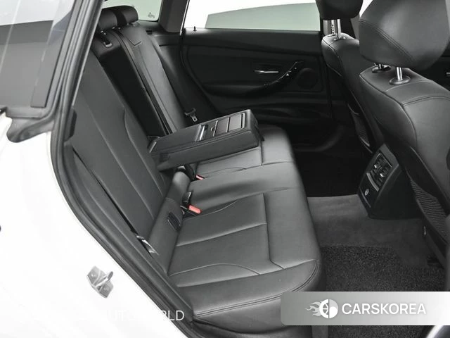 BMW 3 Series GT (F34) 2018 Белый из Кореи, фото 3