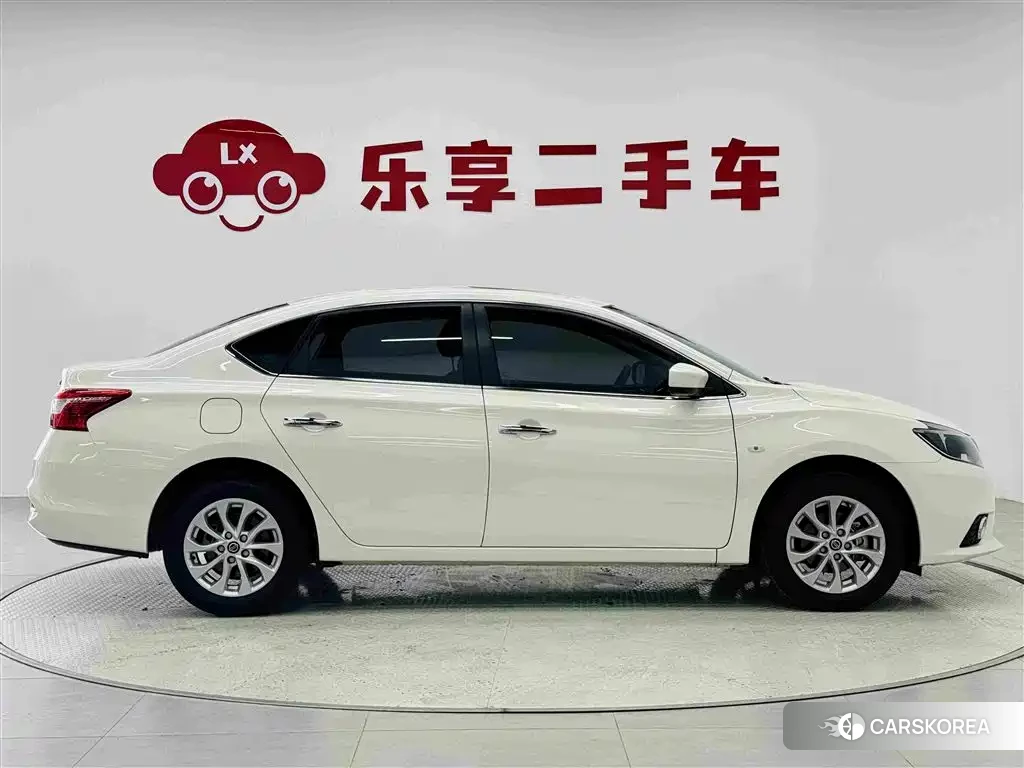Nissan Sylphy 2023 Белый из Китая, фото 3