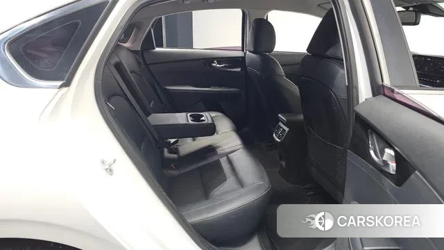 Kia The New K3 2nd generation 2021 Белый из Кореи, фото 3