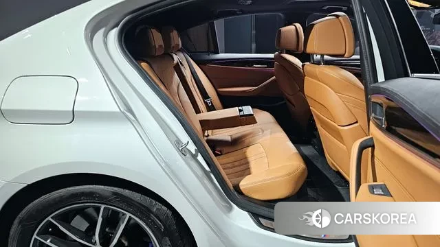 BMW 5 Series (G30) 2021 Белый из Кореи, фото 3