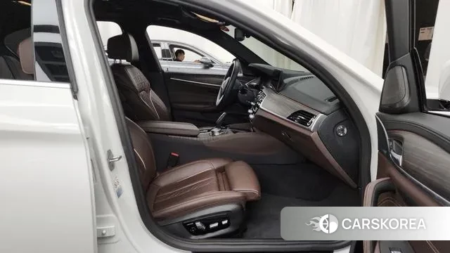 BMW 5 Series (G30) 2020 Белый из Кореи, фото 3