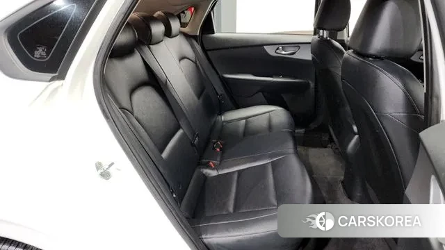 Kia The New K3 2nd generation 2021 Белый из Кореи, фото 3