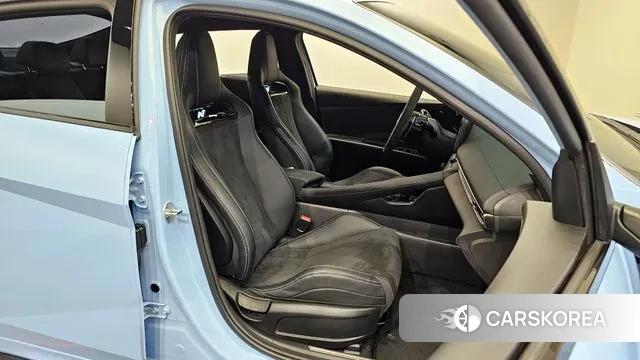 Hyundai The New Avante (CN7) 2023 Небесно-голубой из Кореи, фото 3