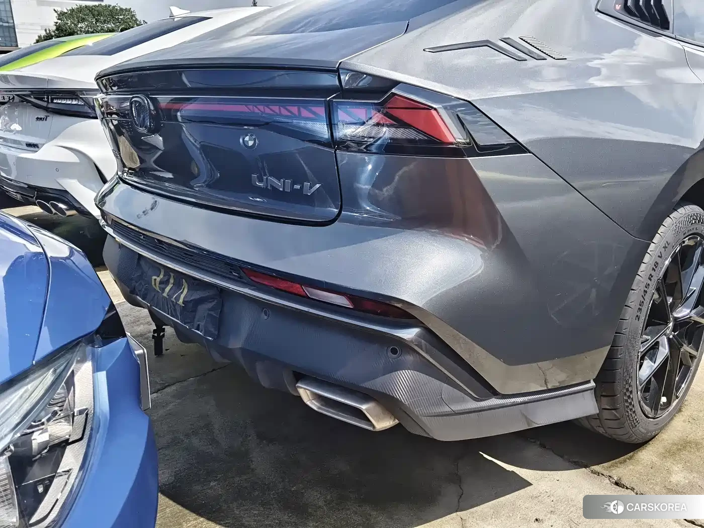 Chang'an UNI-V 2024 Silver/gray из Китая, фото 3