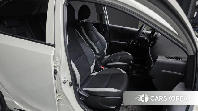 Kia Morning Urban (JA) 2023 Жемчужный цвет из Кореи, фото 3