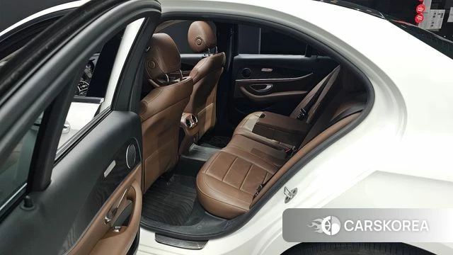 Mercedes-Benz E-Class W213 2018 Белый из Кореи, фото 3