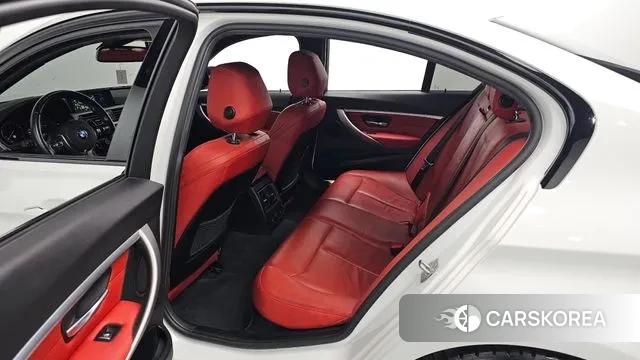 BMW 3 Series (F30) 2018 Белый из Кореи, фото 3