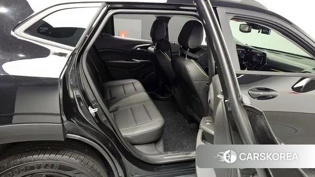 Chevrolet (GM Daewoo) Trax Crossover 2023 Черный из Кореи, фото 3
