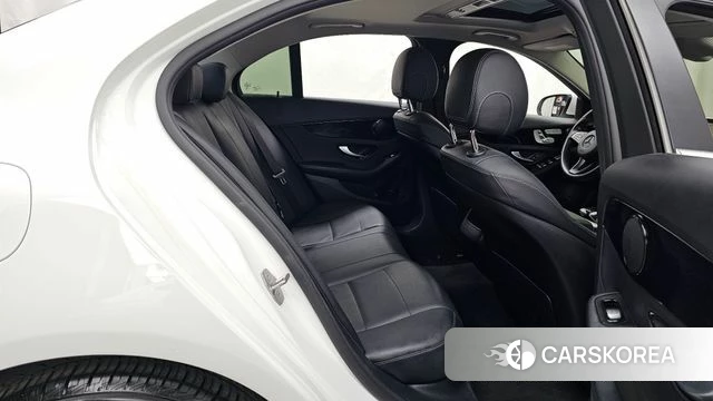 Mercedes-Benz C-Class W205 2018 Белый из Кореи, фото 3