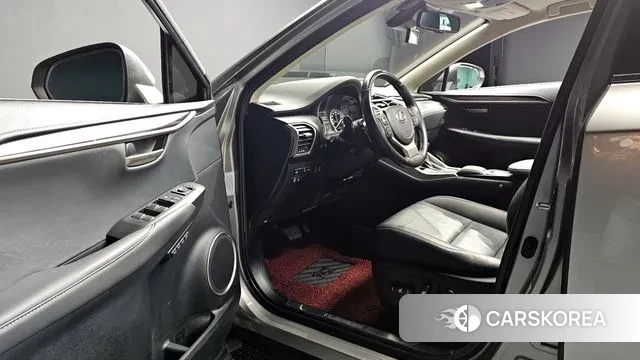 Lexus NX300h 2021 Серый из Кореи, фото 3