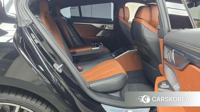 BMW 8 Series (G15) 2024 Черный из Кореи, фото 3