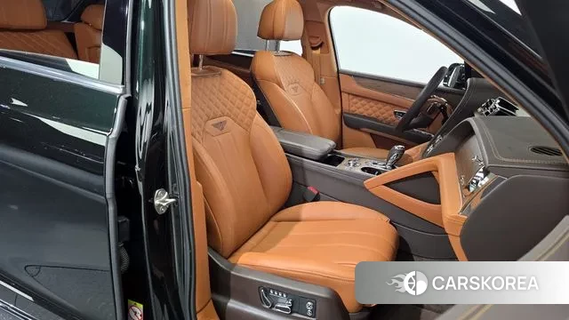 Bentley Bentayga 2023 Зеленый из Кореи, фото 3