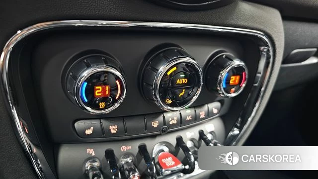 Mini Cooper Clubman 2023 Серебристо-серый из Кореи, фото 3