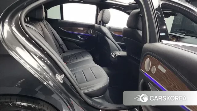 Mercedes-Benz E-Class W213 2023 Черный из Кореи, фото 3