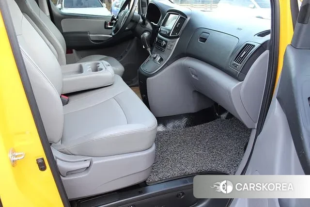 Hyundai The New Grand Starex 2018 Желтый из Кореи, фото 3