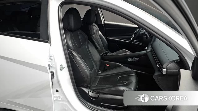 Hyundai Avante Hybrid (CN7) 2023 Белый из Кореи, фото 3