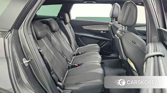 Peugeot 5008 second generation 2022 Серый из Кореи, фото 3