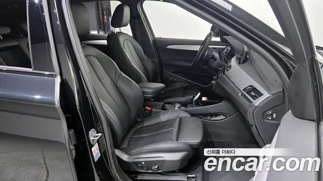 BMW X1 (F48) 2022 Черный из Кореи, фото 3