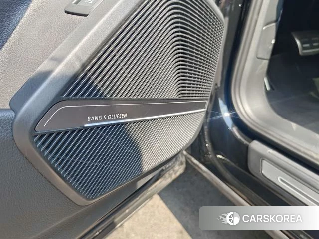 Audi Q5L 2025 Черный из Китая, фото 3
