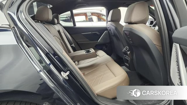BMW 5 Series (G60) 2026 Черный из Кореи, фото 3