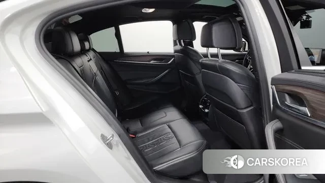 BMW 5 Series (G30) 2018 Белый из Кореи, фото 3