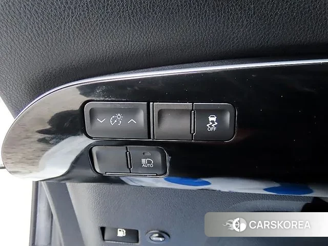 Toyota Prius 4th Generation 2020 Белый из Кореи, фото 3