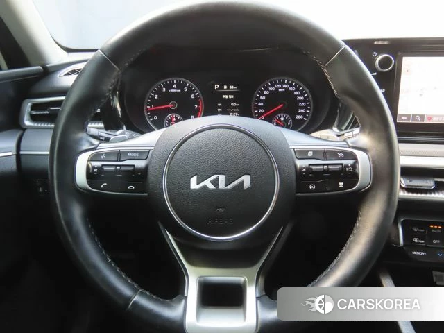 Kia K5 3rd generation 2023 Белый из Кореи, фото 3
