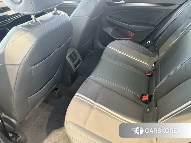 Volkswagen Golf 2024 Белый из Китая, фото 3