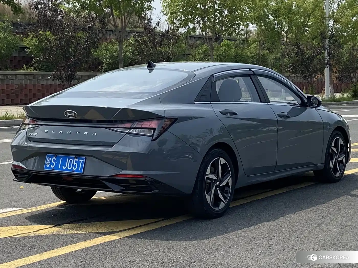 Hyundai Elantra 2022 Silver/gray из Китая, фото 3