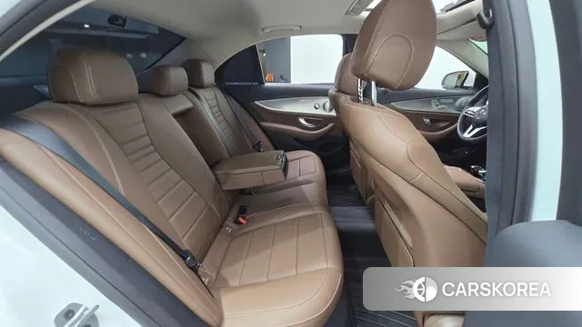 Mercedes-Benz E-Class W213 2020 Белый из Кореи, фото 3