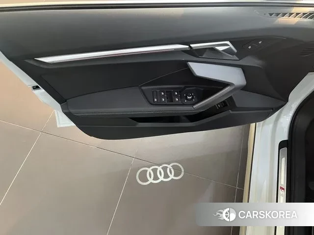 Audi A3 (8Y) 2025 Белый из Кореи, фото 3