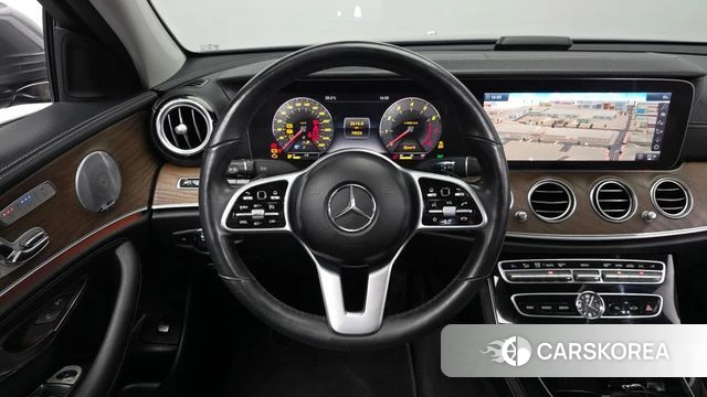 Mercedes-Benz E-Class W213 2019 Серый из Кореи, фото 3