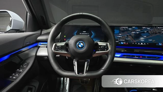 BMW 5 Series (G60) 2024 Серый из Кореи, фото 3