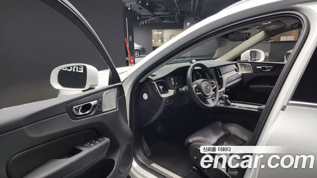 Volvo XC60 second Generation 2020 Белый из Кореи, фото 3